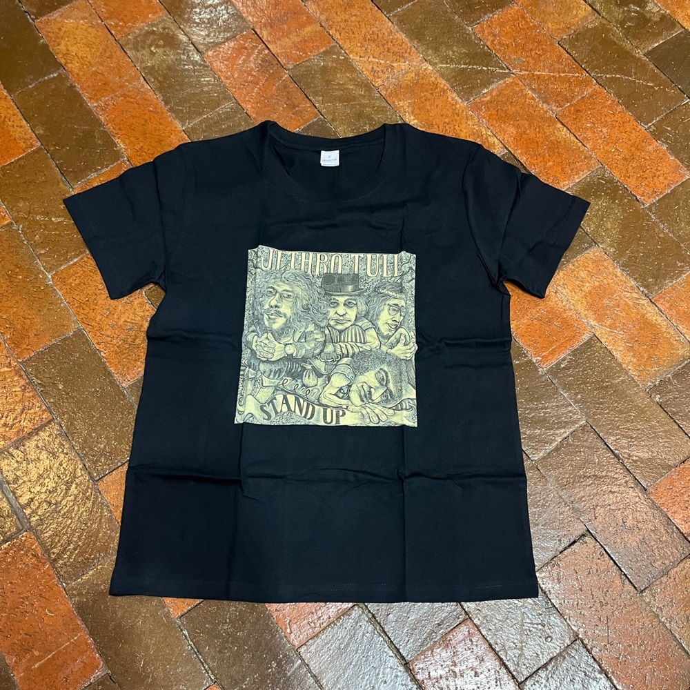 MEN SMALL TEE Jethro Tull Black Short Sleeves Never Worn 1061